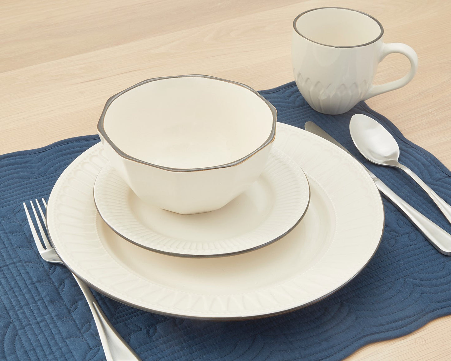 Ivory Sixteen Piece Ceramic Service For Four Dinnerware Set-6