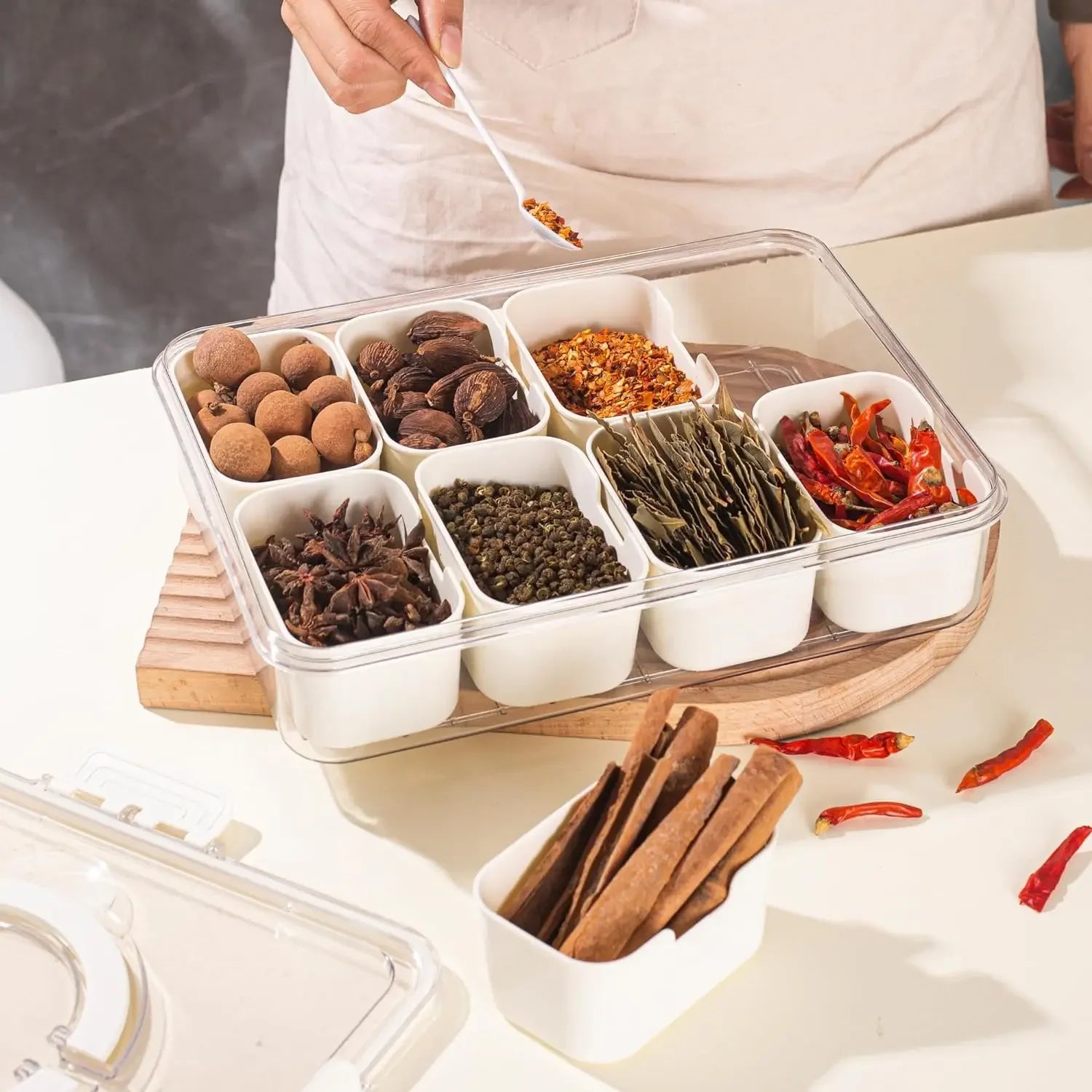 Kitchen Seasoning Storage Box Spice Box Integrated Multi Grid Storage Sealed Tank Moisture-Proof Salt Tank Kitchen Supplies Tool